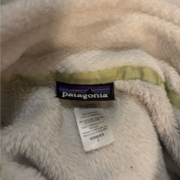 Patagonia Large - Picture 3 of 3